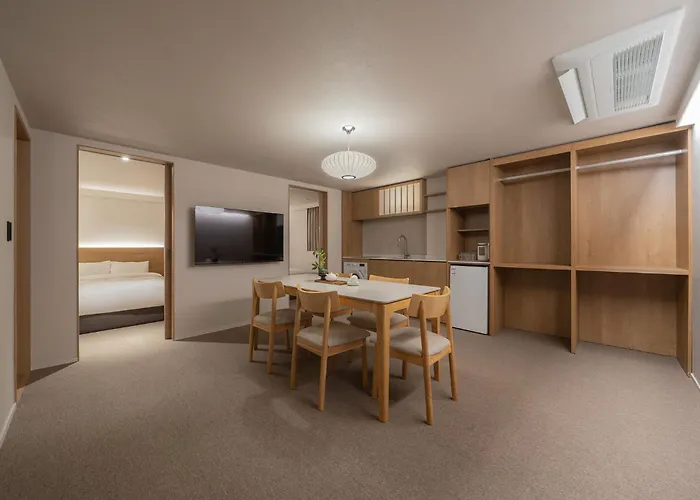 Gamro Gangnam Station Hotel *